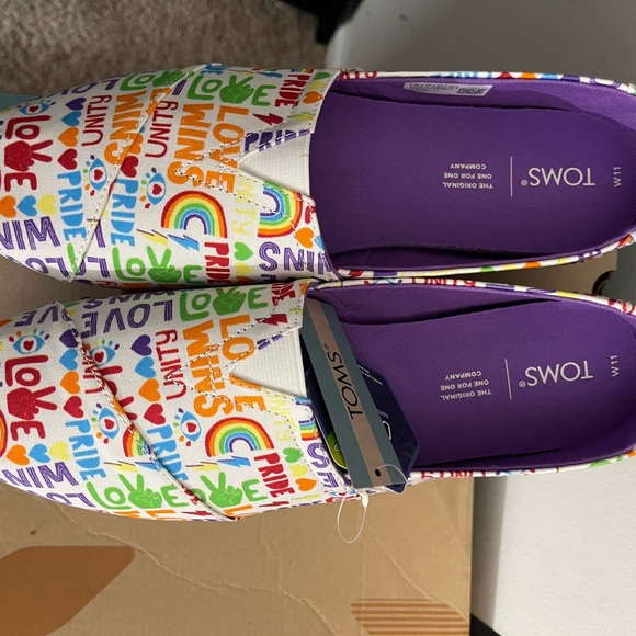 Toms Pride shoe multicolor with love messages all around - Picture 3 of 3